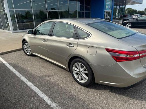 Creme Brulee Mica 2015 Toyota Avalon XLE