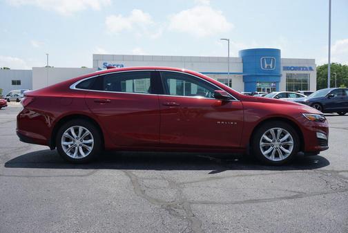 Cajun Red Tintcoat 2019 Chevrolet Malibu LT