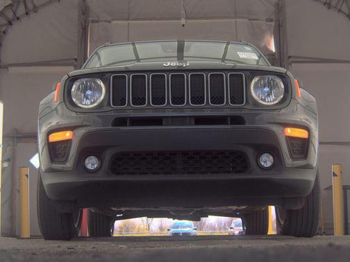 Graphite Gray 2023 Jeep Renegade Latitude