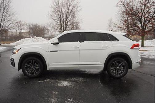 2021 Volkswagen Atlas Cross Sport 3.6L V6 SE w/Technology R-Line