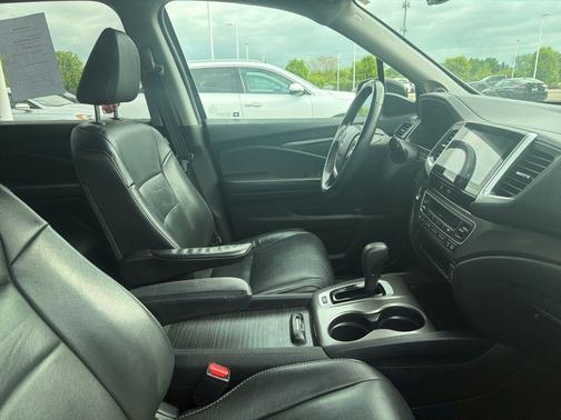 Crystal Black Pearl 2017 Honda Pilot EX-L
