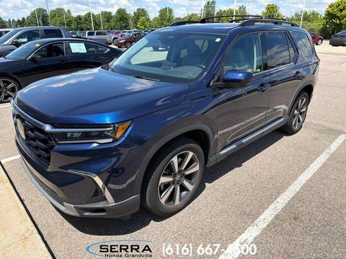 Obsidian Blue Pearl 2024 Honda Pilot Touring 8-Passenger