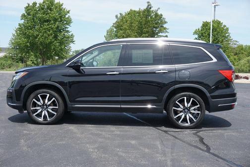 Crystal Black Pearl 2022 Honda Pilot AWD Elite