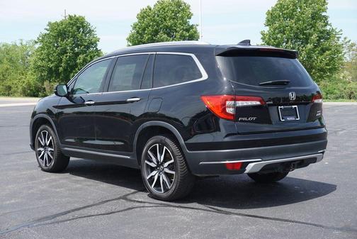 Crystal Black Pearl 2022 Honda Pilot AWD Elite