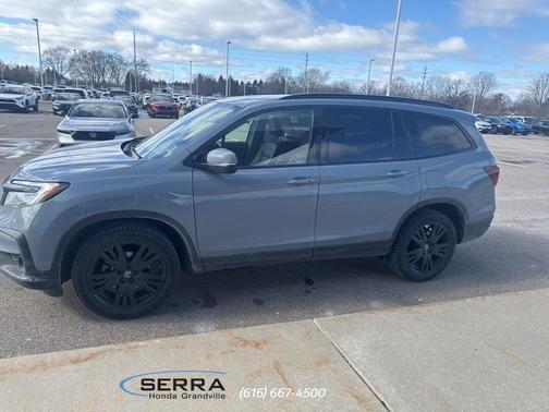 2022 Honda Pilot AWD Black Edition