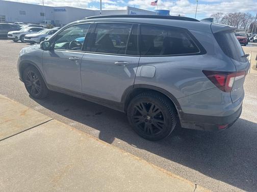 2022 Honda Pilot AWD Black Edition