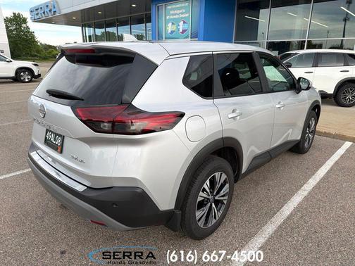 Brilliant Silver Metallic 2023 Nissan Rogue SV