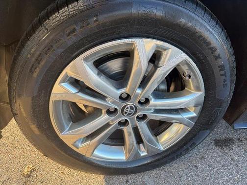 2021 Toyota Sienna XSE 7 Passenger