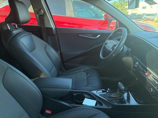 Steel Gray 2024 Kia Niro EX