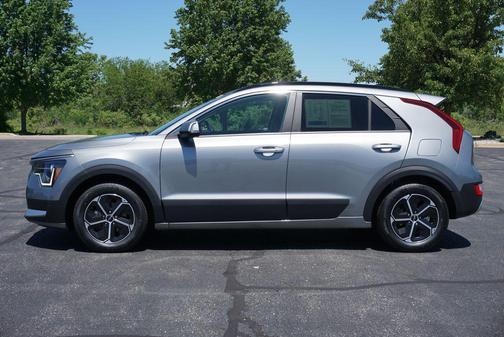 Steel Gray 2024 Kia Niro EX