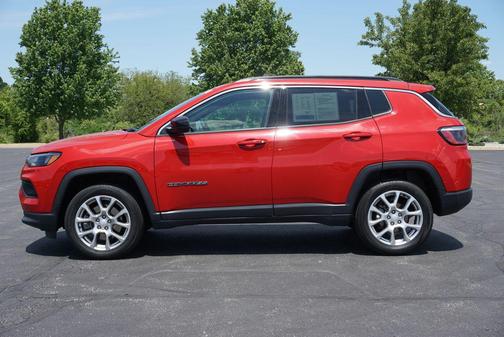 Redline Pearlcoat 2023 Jeep Compass Latitude Lux