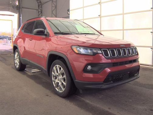 Redline Pearlcoat 2023 Jeep Compass Latitude Lux