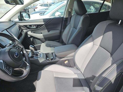 Crystal White Pearl 2023 Subaru Outback Onyx Edition XT