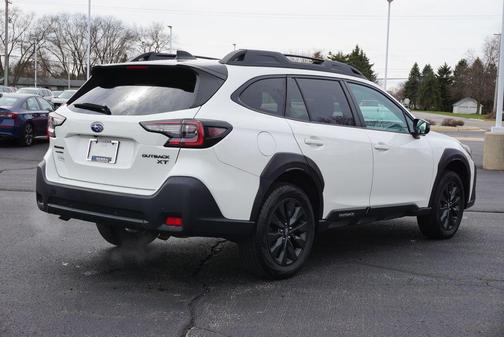 Crystal White Pearl 2023 Subaru Outback Onyx Edition XT