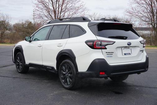 Crystal White Pearl 2023 Subaru Outback Onyx Edition XT
