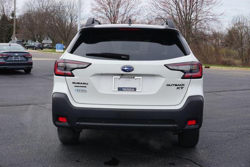 Crystal White Pearl 2023 Subaru Outback Onyx Edition XT