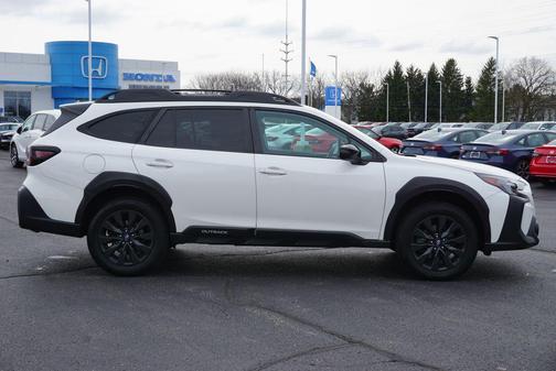 Crystal White Pearl 2023 Subaru Outback Onyx Edition XT