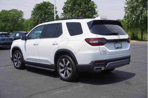 2024 Honda Pilot Touring 8-Passenger