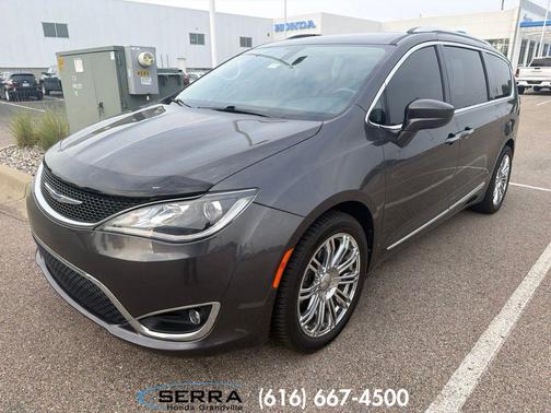 Granite Crystal Metallic Clearcoat 2018 Chrysler Pacifica Touring-L Plus