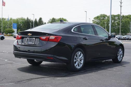 Mosaic Black Metallic 2025 Chevrolet Malibu FWD 1LT
