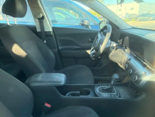 Ecotronic Gray Pearl 2024 Hyundai KONA SE