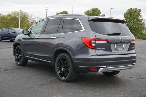 Modern Steel Metallic 2019 Honda Pilot Elite