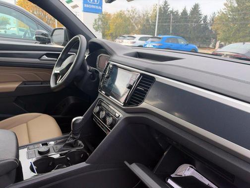 Deep Black 2023 Volkswagen Atlas Cross Sport 2.0T SE w/Technology 4MOTION