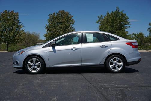Ingot Silver 2014 Ford Focus SE