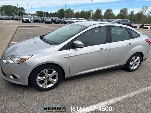 Ingot Silver 2014 Ford Focus SE