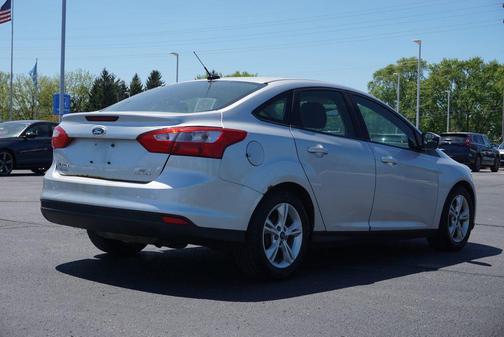 Ingot Silver 2014 Ford Focus SE