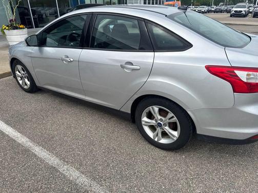 Ingot Silver 2014 Ford Focus SE