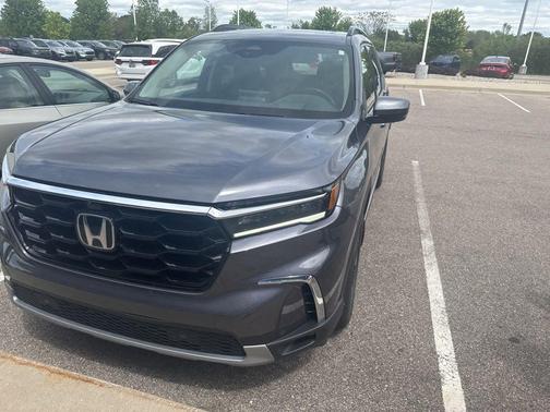 Modern Steel Metallic 2025 Honda Pilot Elite