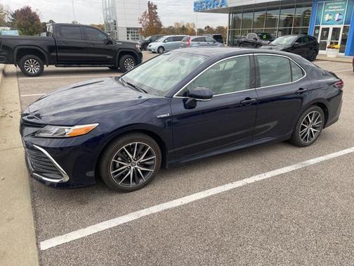 2021 Toyota Camry Hybrid XLE