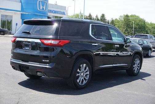 Mosaic Black Metallic 2018 Chevrolet Traverse Premier