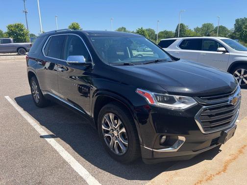 Mosaic Black Metallic 2018 Chevrolet Traverse Premier