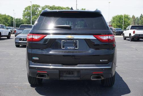Mosaic Black Metallic 2018 Chevrolet Traverse Premier