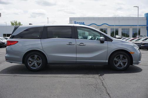 Lunar Silver Metallic 2024 Honda Odyssey EX