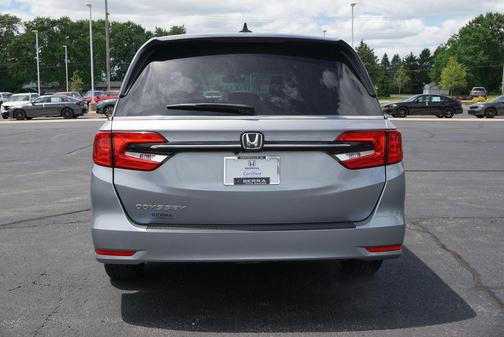Lunar Silver Metallic 2024 Honda Odyssey EX