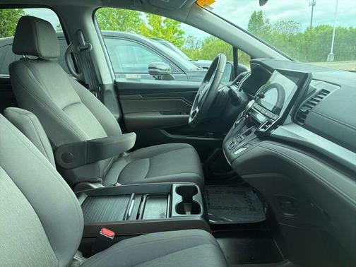 Lunar Silver Metallic 2024 Honda Odyssey EX