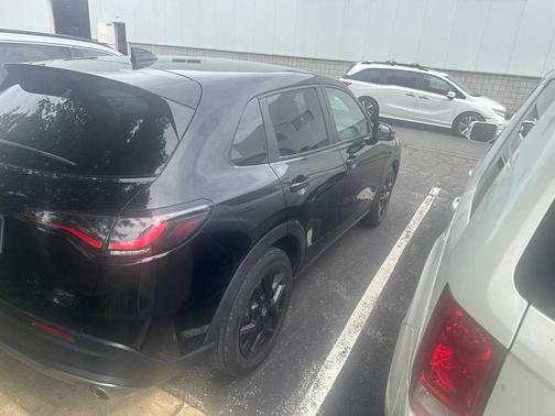 Crystal Black Pearl 2024 Honda HR-V AWD Sport