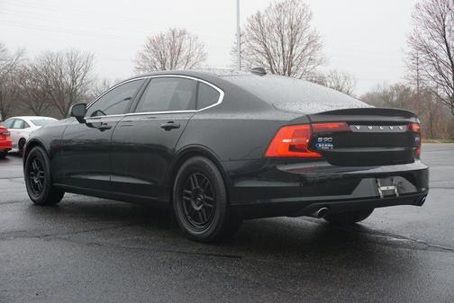 Black / Stone 2018 Volvo S90 T5 Momentum