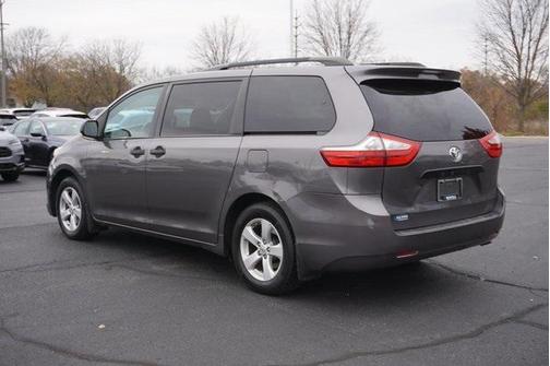 2017 Toyota Sienna SE