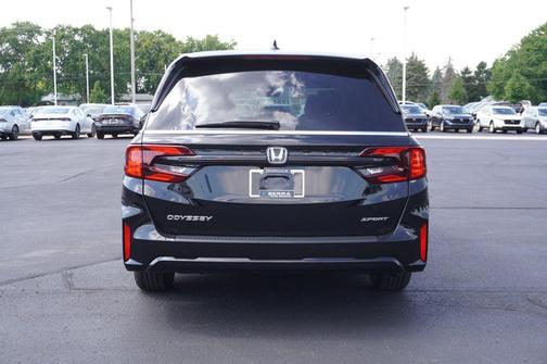 Crystal Black Pearl 2026 Honda Odyssey Sport-L