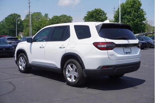 2023 Honda Pilot 2WD LX