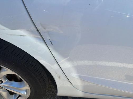 Summit White 2019 Chevrolet Cruze LT