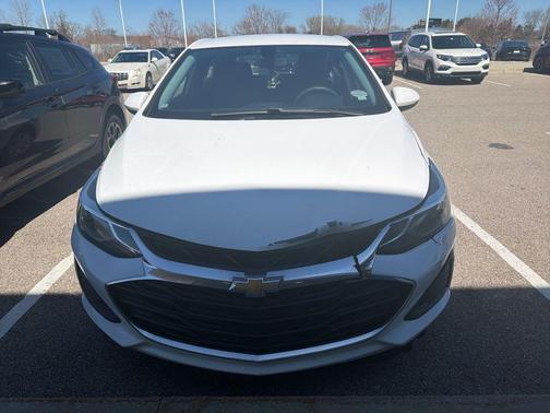 Summit White 2019 Chevrolet Cruze LT