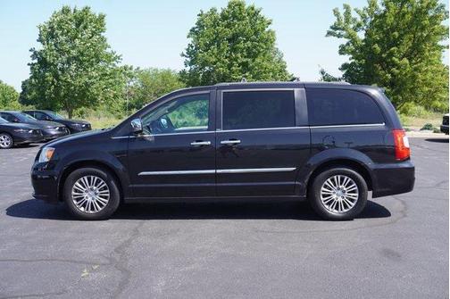 2013 Chrysler Town & Country Touring-L