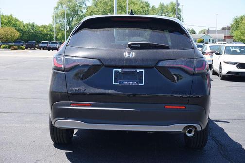 Crystal Black Pearl 2027 Honda HR-V Sport