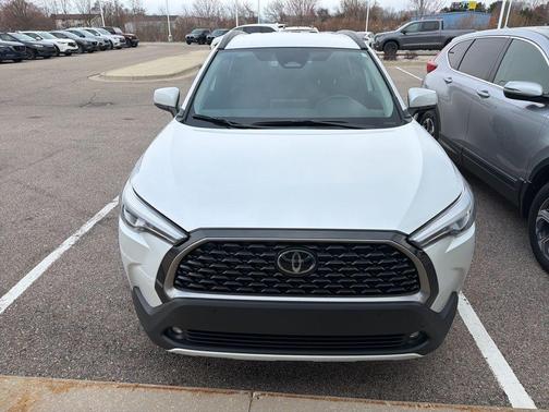 2024 Toyota Corolla Cross XLE