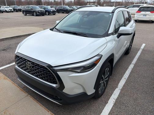 2024 Toyota Corolla Cross XLE